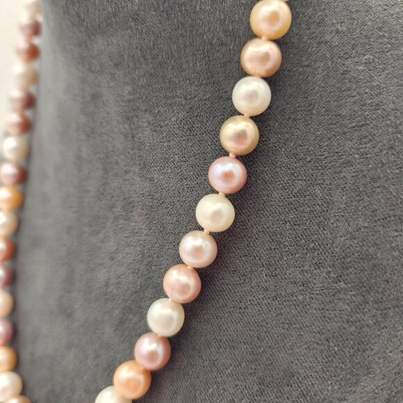 Beautiful Cultured Pearl Necklace With Heavy Sterling Silver Clasp Heirloom Gift - Picture 8 of 11